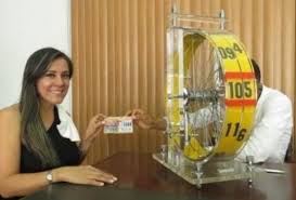 La lotería del tolima juega todos los lunes (no festivos) a las 10 y 30 de la noche, con un premio mayor de 2.000 millones de pesos. Loteria Del Tolima Cumple 95 Anos Alerta Tolima