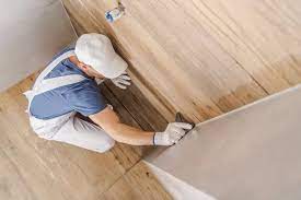 Selbstklebende bodenfliesen pvc fliesen restposten bad vinyl wand von selbstklebende pvc fliesen für die wand bild Vinylboden An Die Wand Kleben