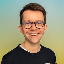 Alex Manzi's Instagram, Twitter & Facebook