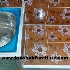 Piring yang kotor harus dicuci di tempat cuci piring yang biasanya diletakkan di dapur. Rak Kompor Dan Cuci Piring Aluminium