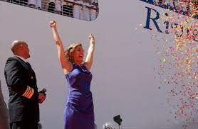 Cat Cora Becomes First Female Chef Inducted Into Culinary Hall Of Fame Female Chef Role Models Fame