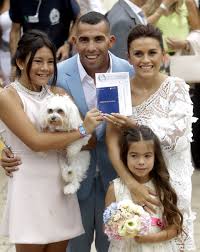 River plate por la carlos tévez es de los pocos jugadores que compartió vestuario con lionel messi y cristiano ronaldo. Carlos Tevez Hablo Despues De Su Casamiento Esto Es Lo Que Siempre Sone Tkm