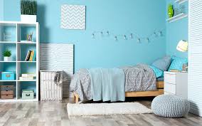 This green and orange color scheme is accomplished through picking bright bedding, lighting and decor, which makes it easy to upgrade without painting the walls. 6 Stunning Bedroom Wall Paint Colors That Really Works For Indian Homes Nippon Paint India