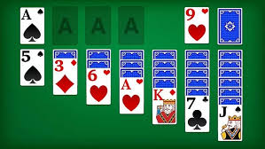 Como en la mayoría de los juegos de solitario, el objetivo del solitario es ordenar las cartas del mismo palo de manera secuencial y colocarlas en las cuatro pilas ubicadas en la esquina superior derecha de la pantalla. 5 Juegos Android Sencillos Para Jugar Sin Conexion A Internet En Verano