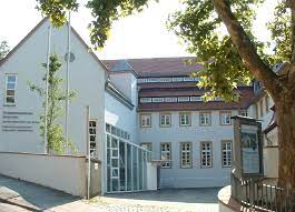 Der zentralrat deutscher sinti und roma unterstreicht, daß es die aufgabe von polizei und staatlichen behörden ist, gegen jeden fall von menschenhandel und illegaler adoption vorzugehen. Documentation And Cultural Centre Of German Sinti And Roma Wikipedia