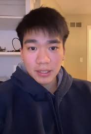 College student sends out almost 500 internship applications