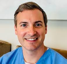 Derek Doss's Instagram, Twitter & Facebook