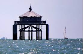 Pin By Lyonesse On La Rochelle France Ma Ville Natale La Rochelle Lighthouse Voyage