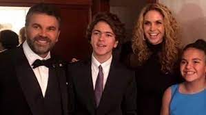 Maybe you would like to learn more about one of these? La Gran Sorpresa En El Concierto De Lucero Y Mijares Sus Hijos Aparecen Y Se Roban El Show Meganoticias
