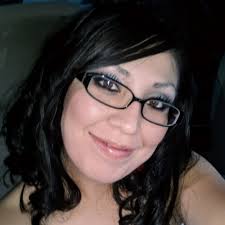 Kari Saxton's Instagram, Twitter & Facebook