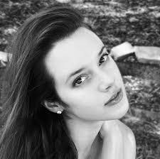 Miranda Moeller's Instagram, Twitter & Facebook