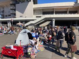 公式】埼玉スタジアム２○○２⚽️ on X: 今日の 埼スタ では フリーマーケット そして 子どもフリマ も開催されております🏟️  15時までやってるので是非3連休最後に埼スタでお散歩がてら遊びに来てください😉 掘り出し物があるかも？！  t.cop4ZilA02SI  X