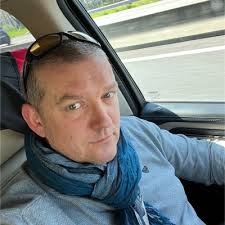 Hier , j'ai eu l'immense fierté de recevoir ce beau prix de top DR…