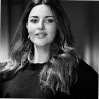 Hannah Moseley's Instagram, Twitter & Facebook