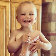 Finally managed to get a pic of him, just crossed the bridge!!