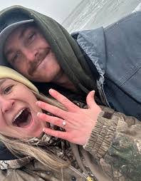 Courtney Couch's Instagram, Twitter & Facebook