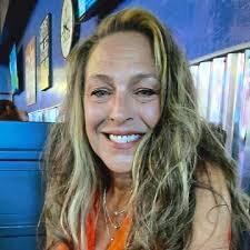 Lori Baker's Instagram, Twitter & Facebook