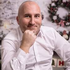 Nemsokára érkezés La Jonquera ba:) Érdekes helyen, egy napelemparkban  aludtam, vagyis, kamionparkoló és napelempark. Ötletes :)