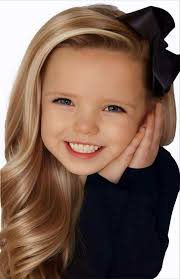 Please click the original photo & give our girl a vote! 💗