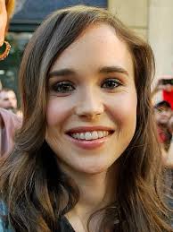 Herečka Ellen Page je nyní herec Elliott Page, Netflix už změnil titulky