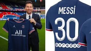 Psg fans throng airport and stadium to greet messi. Hewesns0btg4wm