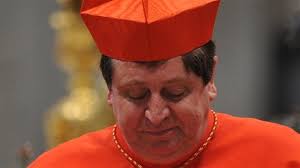 Les fidèles attendent la prochaine fumée