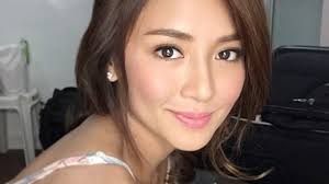 The New Kilay Trend Celebs Are Sporting Korean Eyebrows Asian Eyebrows Wedding Makeup