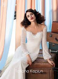 Das kleid ist von der spanischen designerin isabel de mestre. Startseite Schneewittchen Brautkleider