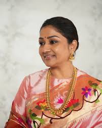 There's something truly timeless about temple jewellery ✨ Here, Dolly Jain  looks absolutely stunning styling it with such grace and beauty. Every  piece from our collection is crafted to add that extra