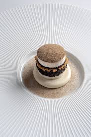 Mushroom Burger De Jerome Banctel La Reserve Paris Thuries Gastronomie Magazine N 303 Octobre 2018 Gastronomie Recettes De Cuisine Plat Nourriture Gourmet
