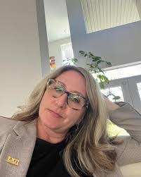 Kathy Koster's Instagram, Twitter & Facebook