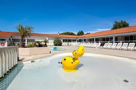 Camping Avec Piscine A Chatelaillon Plage La Rochelle