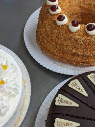 Torten Aus Der Konditorei Leckere Torten Konditorei Lebensmittel Essen