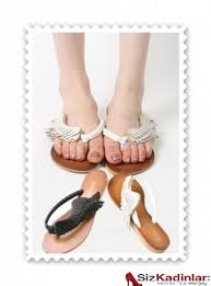 Parmak Arasi Terlik Modelleri Sizkadinlar Com Terlik Moda Parmak Arasi Terlikler