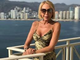 Bozzo has hosted other talk shows under her name, including laura en américa, back in the 1990s to early 2000s. Laura Bozzo Programa De Television Startseite Facebook