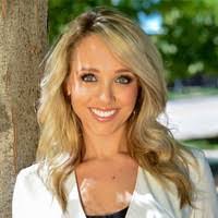 Victoria Piper's Instagram, Twitter & Facebook