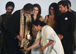 A look back at the beautiful film that instilled all of our faith in miraculous weight loss and made us think of kareena every time we made a dookie. A Kabhi Khushi Kabhie Gham Reunion In Kolkata