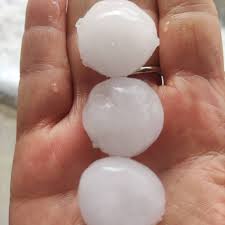 Sabato pomeriggio, violente grandinate al nord italia. Maltempo In Piemonte Temporali Creano Danni Nel Biellese Tetti Divelti E Alberi Abbattuti Violento Downburst Con Grandine A Biella Foto E Video
