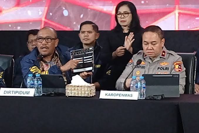 BONGKAR SINDIKAT JUDI ONLINE UJANGBET, BARESKRIM UNGKAP MODUS DEPOSIT PULSA RP890 MILIAR