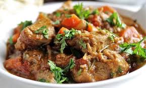 Un Plat Qu On Ne Presente Pas La Blanquette De Veau Un Plat Typique Nous Vous Presentons La Recette De La Blanquette De V En 2020 Blanquette De Veau Blanquette Plat