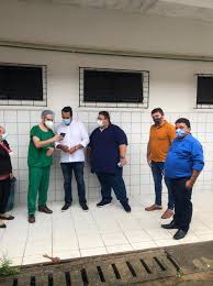 Prefeito Vitor Valim visita Hospital Doutor Abelardo Rocha