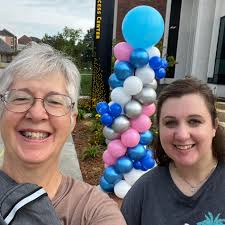 Are there local crafting groups in Derby, KS that meet to learn new crafts  or hobbies?