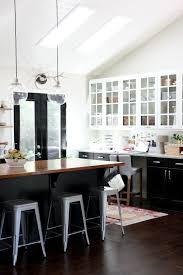 Tuxedo cabinets are two tone kitchen cabinets, meaning the floor cabinets are one color or shade and the upper wall cabinets are another. House Tweaking