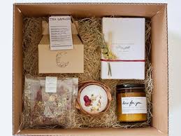 We offer a wide selection of remembrance keepsakes such as angels, memorial garden stones, soothing wind chimes,memorial photo frames, and other memorial gifts of comfort. 10 Meaningful Sympathy Gifts For Loss Of Father Urns Online