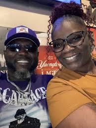 Outside wit my best friend, how often do yall do date nights? @highlight  BAY ムT KncE り NT * TRADITIONAN T AGJ CALA