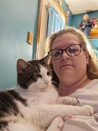 Linda Schroer's Instagram, Twitter & Facebook