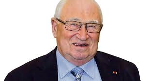 Alpen: Mit beherzter Hand für das Dorf Veen