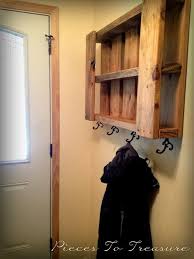 A Faire Soi Meme Un Porte Manteau Qui A Du Style Blogue De Vanessa Sicotte Canal Vie Pallet Diy Diy Pallet Projects Wood Diy