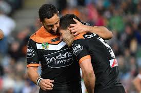 Benjamin quentin benji marshall (born 25 february 1985) is a professional rugby footballer, currently playing rugby league for an nrl club, the st george illawarra dragons. Wests Tigers Playmaker Benji Marshall Reflects On Leadership Role And Mentoring Young Players Abc News