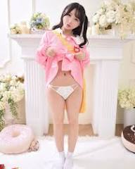 Yura Kana - The Brilliance of Innocence 由 Let your heart soar In thy hands the good light Ka Gakayaku reflects dreams The innocence that remains untainted Yura Kana is a being